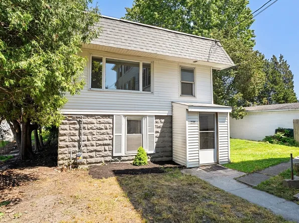240 Montaup St, Fall River, MA 02724