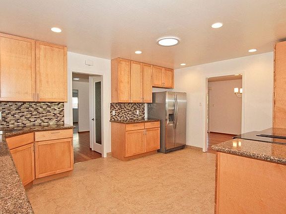 4th image of 598 Loma Verde Ave