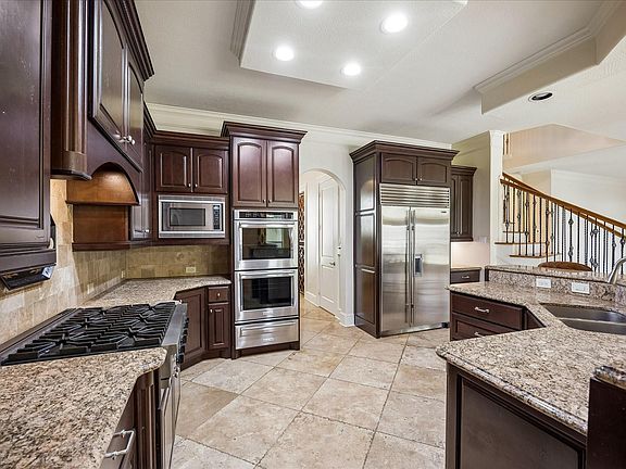 3rd image of 5701 Sugar Hill Dr