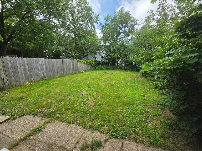 2202 Cherry St — Photo 9