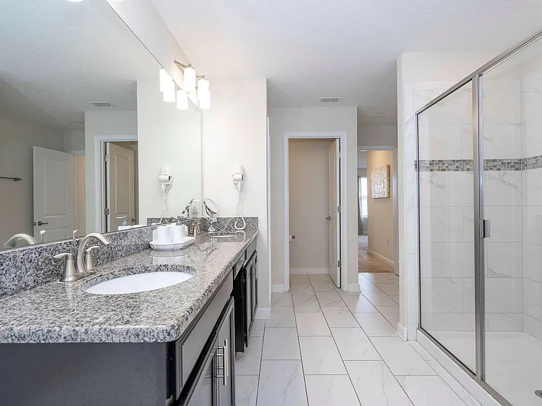 Kings Castle Cir — Photo 51