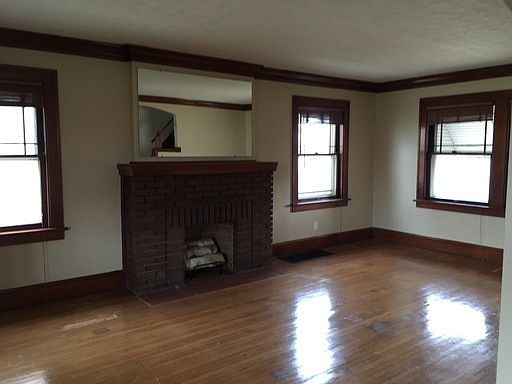 3rd image of 6403 Pelham Dr