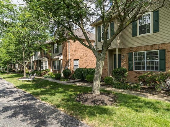 2nd image of 3043 Glenloch Cir