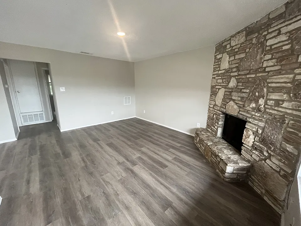 815 Bracewood Cir #C