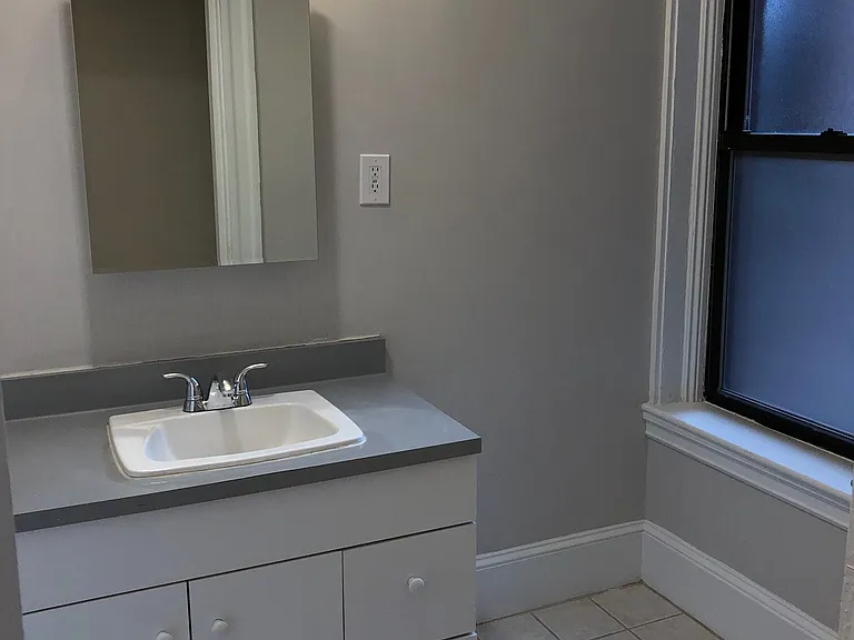 11 Upland Rd #4 — Photo 8