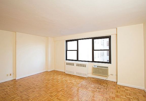 4th image of 350 W 51st St APT 8a