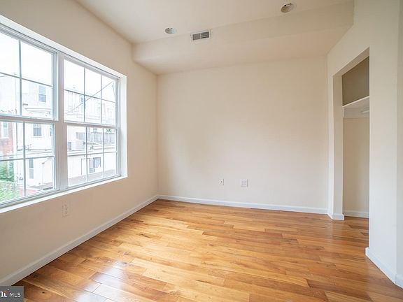 4th image of 1830 N 16th St Unit 2