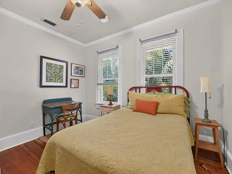 1555 Belmonte Ave — Photo 26