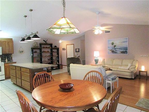 4th image of 35138 Silver Oak Dr