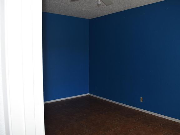 4th image of 1329 Bitterlake
