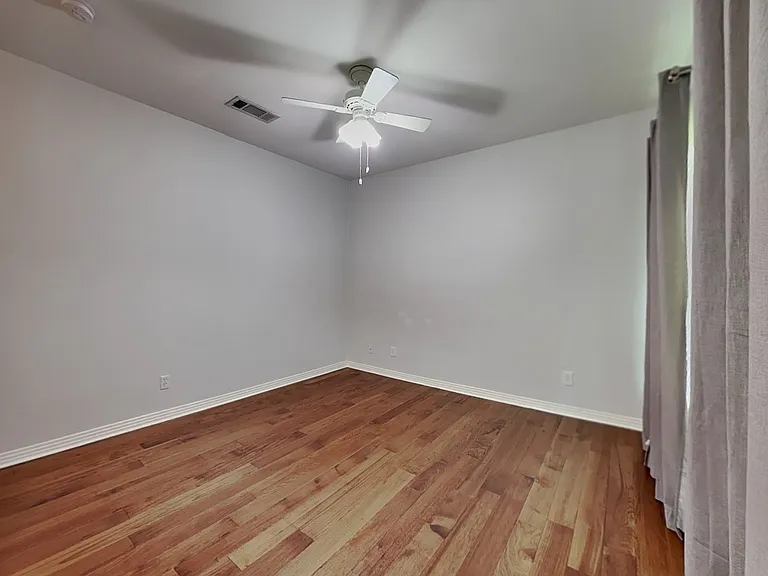 4225 Lovell Ave — Photo 11
