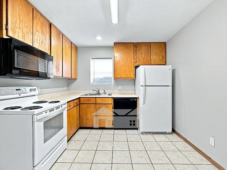 1214 S 3rd St #B — Photo 8