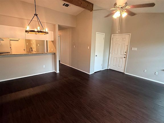 4th image of 5313 Indio Dr APT D