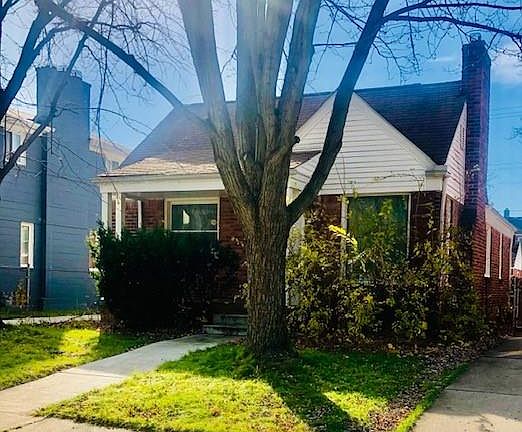 2nd image of 20428 Roscommon St