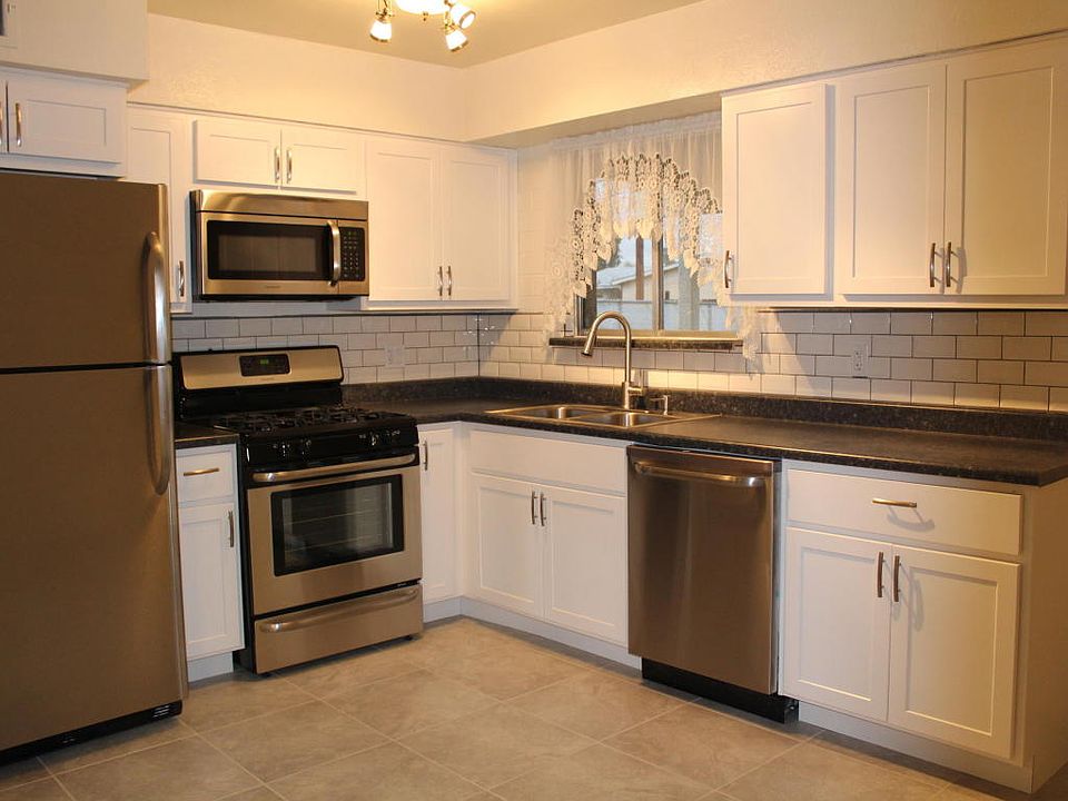 1st image of 2208 W Sunnyside Ave