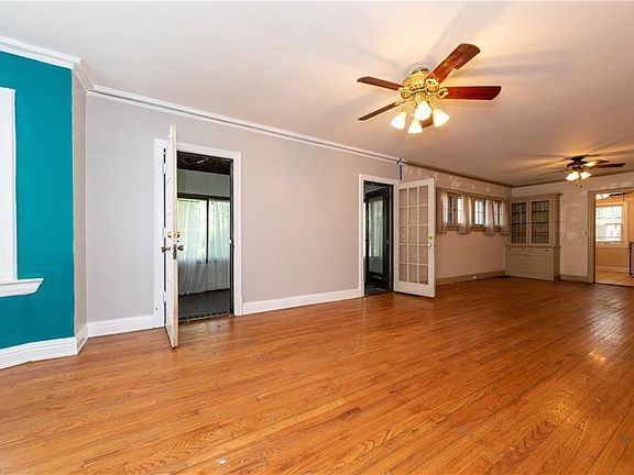 3rd image of 1319 West Blvd