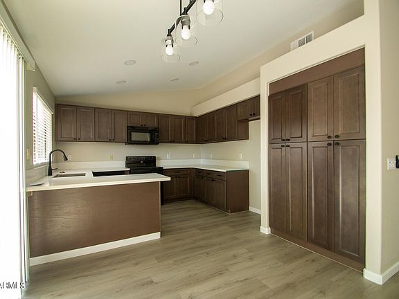 4th image of 1361 W Canary Way