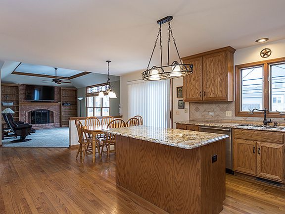 4th image of 581 Meadowview Dr
