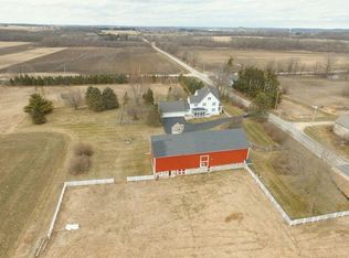 8471 Kettle View Dr, Kewaskum, WI 53040