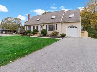 9 Kyle St, Barrington, RI 02806