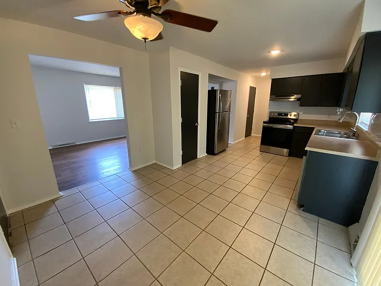 409-411 Brewer Dr — Photo 12