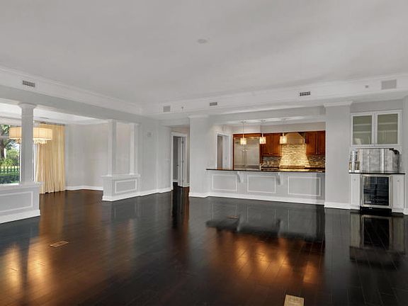 4th image of 404 Kelly Plantation Dr Unit 307