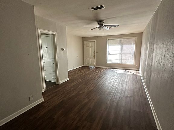 3rd image of 220 Hill Terrace Dr