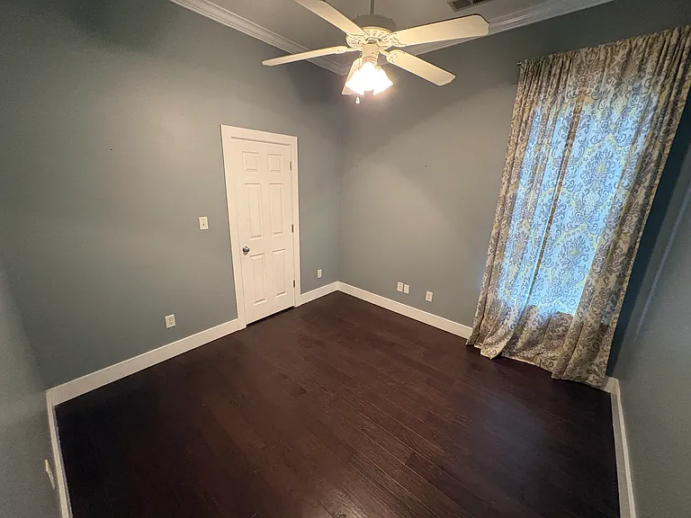 4665 Clubview Dr — Photo 7