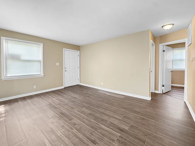 1727 Covert Ave — Photo 12