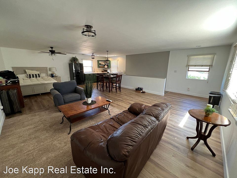 1st image of 4877B Strickland Dr