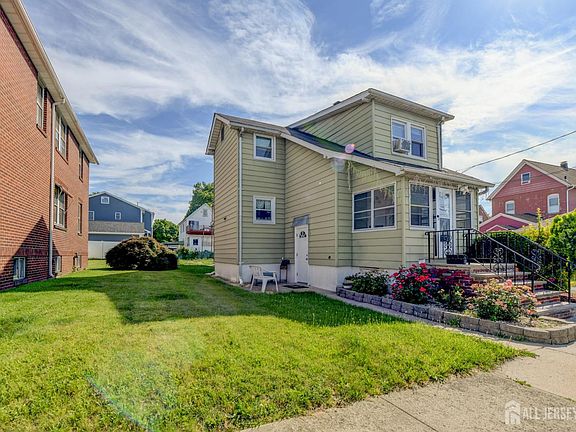 5th image of 51 Jeanette St