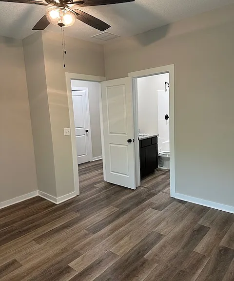5553-55 N Bressler Dr #5555 — Photo 2