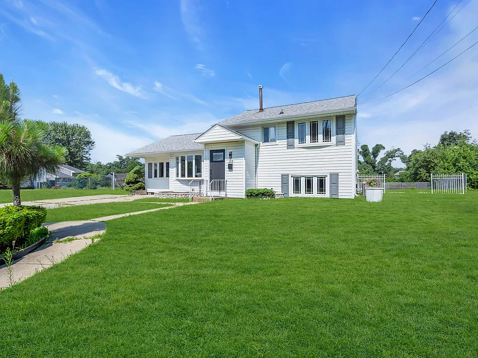 103 Carver Dr