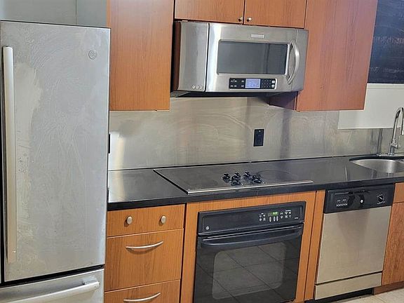 3rd image of 4068 SW 50th St