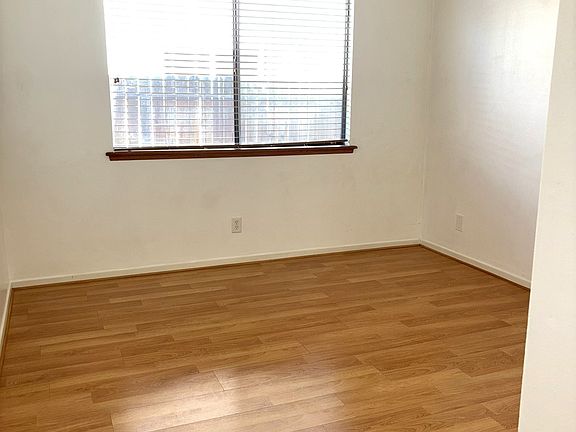 5th image of 13996 Driftwood Dr