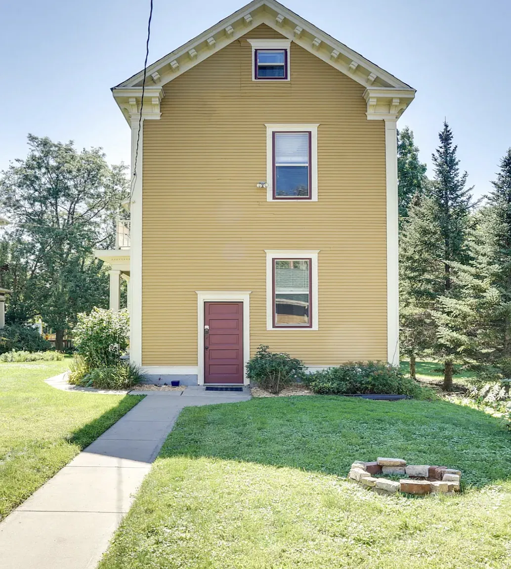 1 bed, 1.0 bath, 750 sqft, $1,800 — Photo 1
