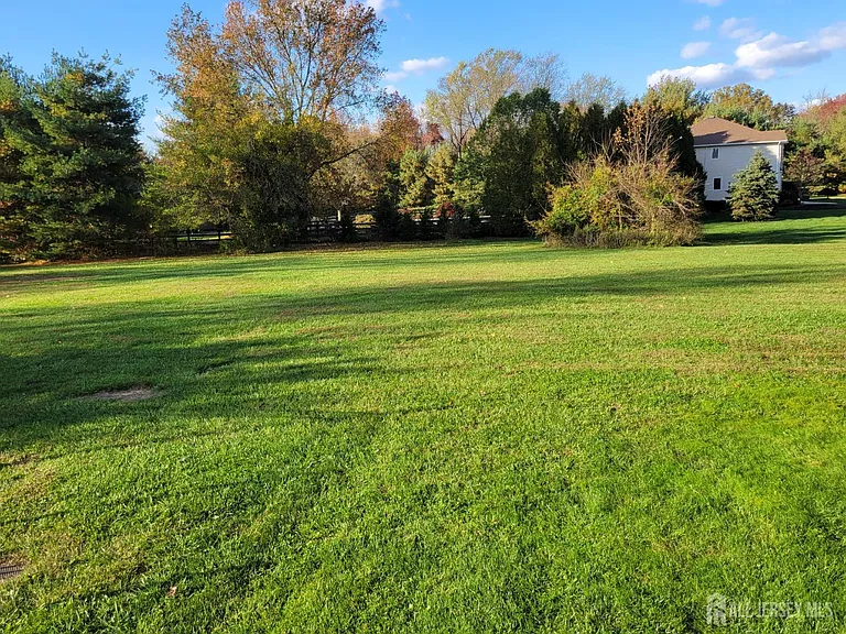 2 Groendyke Cir — Photo 23