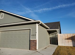 420 S Longbranch Dr, Maize, KS 67101