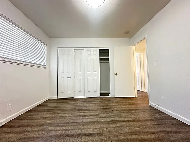 3408 68th Ave — Photo 4