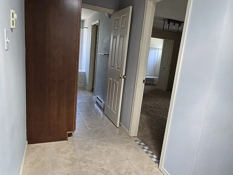 702 Montgomery St — Photo 15