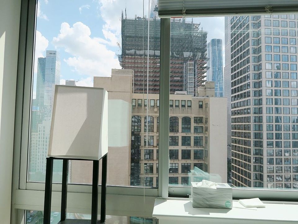 1st image of 505 W 37th St APT 2006
