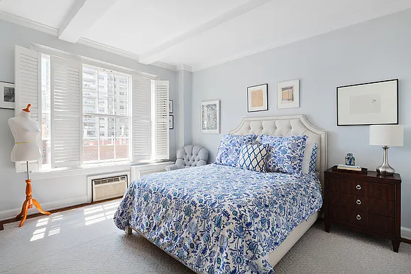 Sold by Compass | media 10