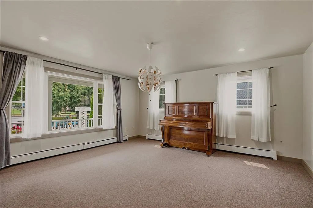 2 bed, 2.5 bath, 1616 sqft, $3,400 — Photo 3