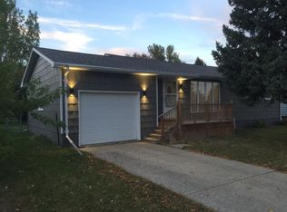 1239 Appollo Ave, Aberdeen, SD 57401