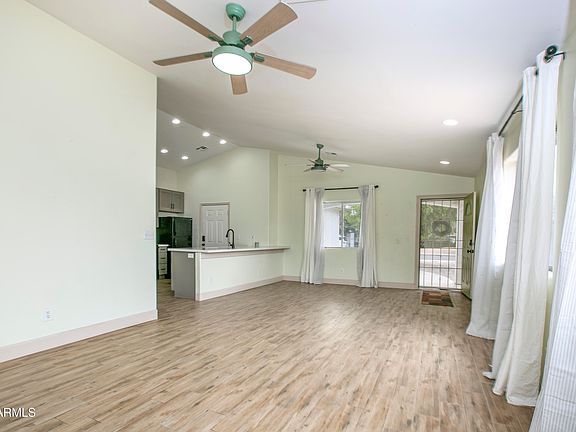 5th image of 1502 E WHITTON Avenue