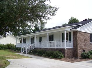 1077 Heriott St, Manning, SC 29102