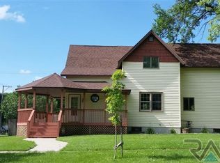 419 4th St SW, Pipestone, MN 56164