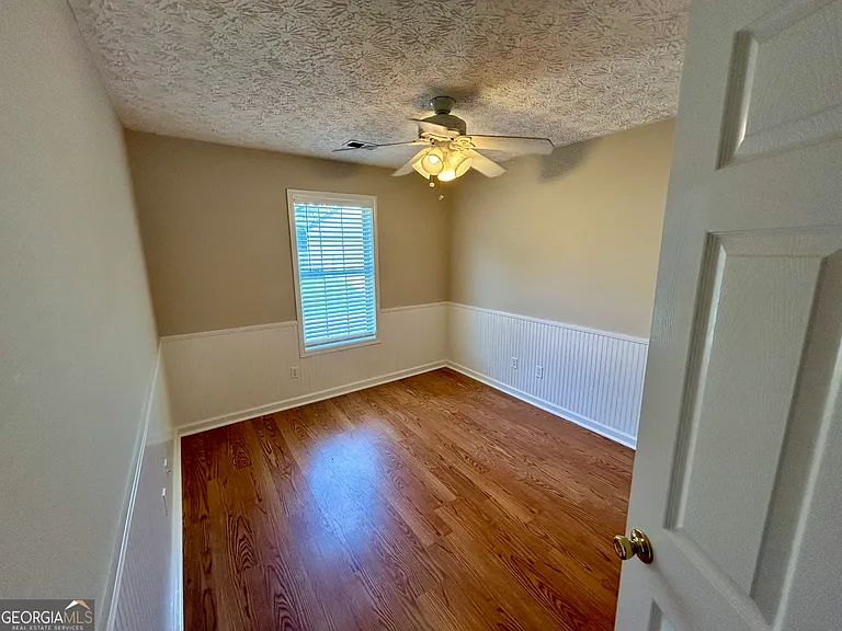 1061 Athena Ct — Photo 16