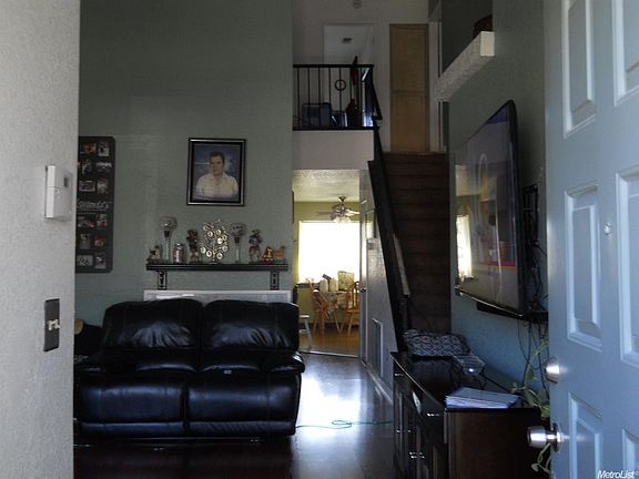 2nd image of 163 Creekside Cir