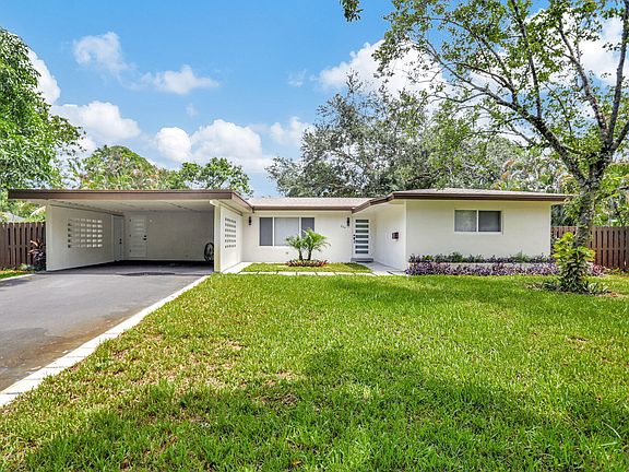 2nd image of 884 Oleander Drive